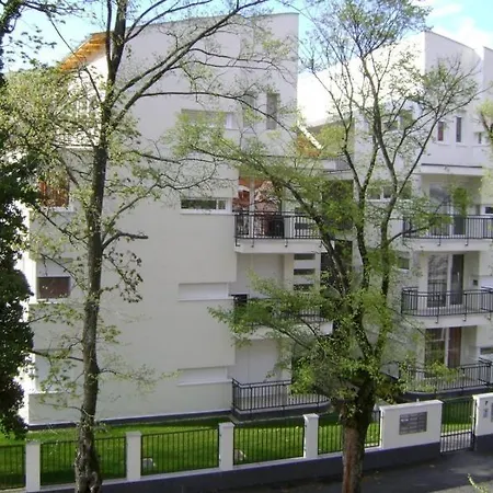 Apartament Mandy *
