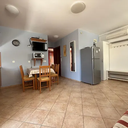 Apartament Mandy *